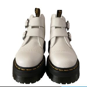 Dr Marten’s Devon Flower Platform Buckle Boots Size 9